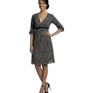 Ted Baker London Black and Gray Zebra Silk Mini Dress V-Neck Waistband Size 2